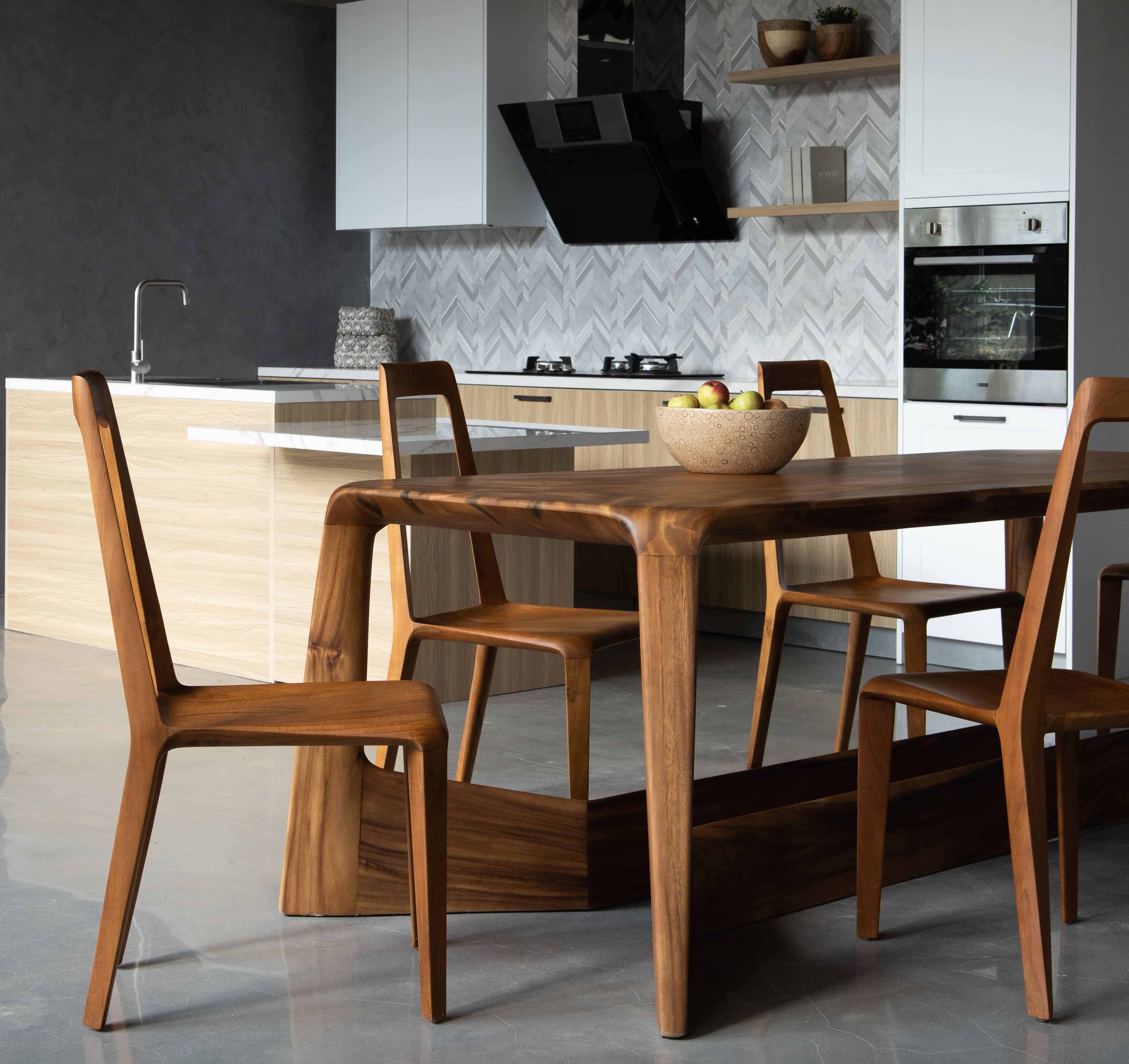 Pigura Dining Chair